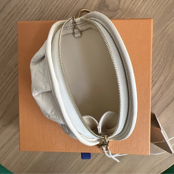 Louis Vuitton Mandoo Gyoza Key Pouch Bag Charm Nigo Pharrell Williams 2025 - Picture 4 of 8